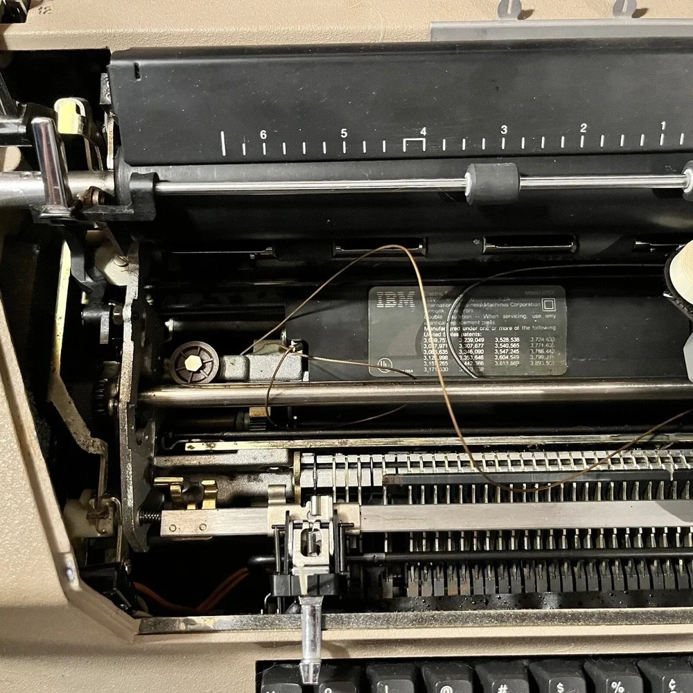 IBM Typewriter Correcting Selectric III Electric Tan *FOR PARTS ONLY